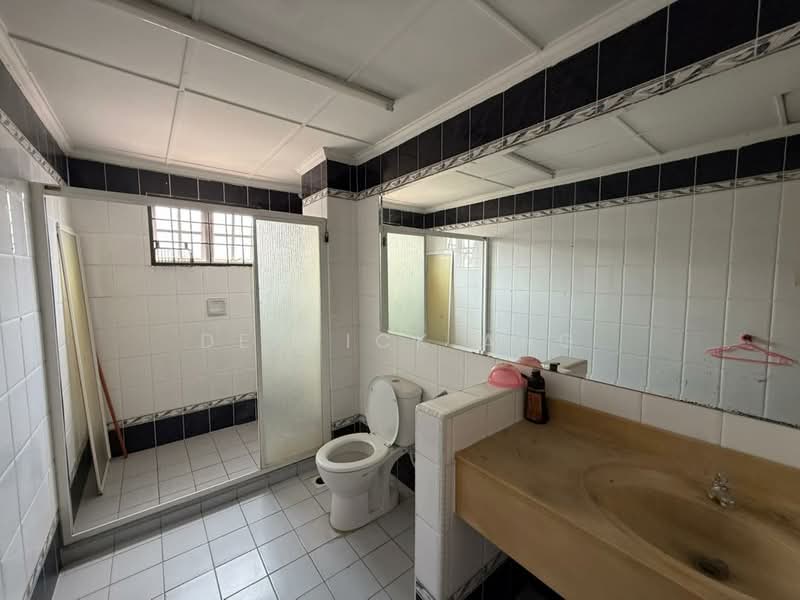 Rumah Teres 2-Tingkat untuk Dijual di Bukit Rahman Putra (Sungai Buloh) - Derrick Ang - Bathroom - PropertyGuru.com.my