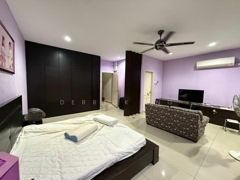 2-storey Terraced House for Sale in Taman Sri Putra Mas (Sungai Buloh) - Derrick Ang - Master Bedroom - PropertyGuru.com.my