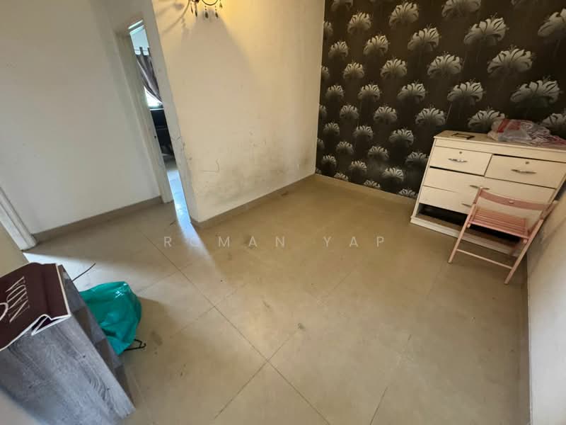 Untuk Dijual - Ebony, Kota Emerald