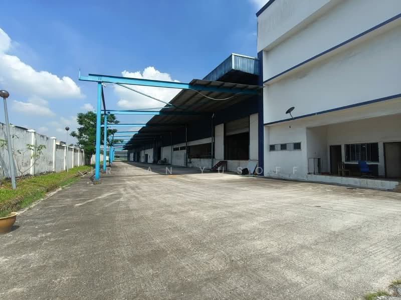 Detached Factory for Rent in Bukit Jelutong (Shah Alam) - Irwan Yusoff - Exterior - PropertyGuru.com.my