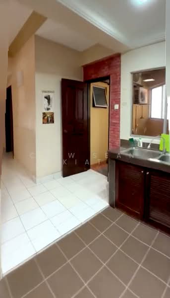 Condominium for Rent at La Vista Condominiums - Chew Sean Kiat - Kitchen - PropertyGuru.com.my