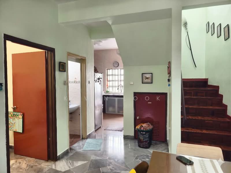 Jalan TP 1 untuk Untuk Dijual - RM 780,000, Mac 2026 - Kitchen - PropertyGuru.com.my