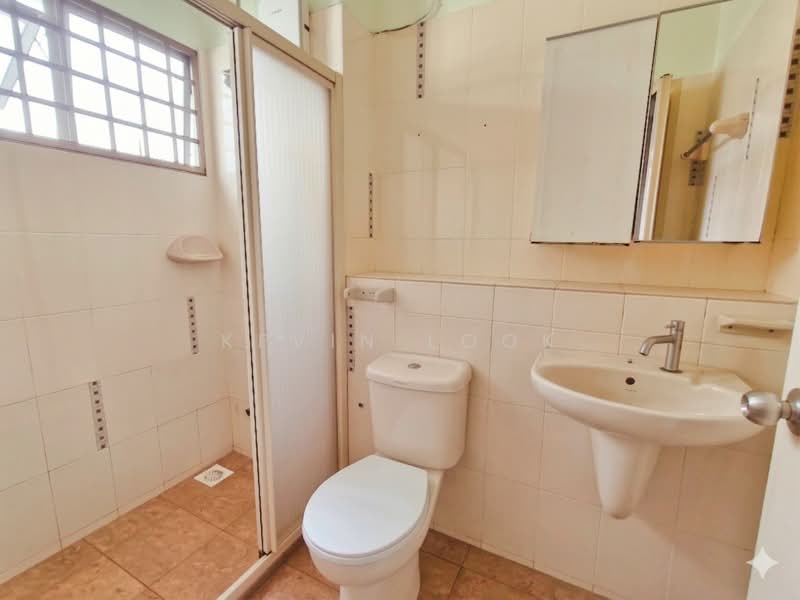 Jalan TP 1 untuk Untuk Dijual - RM 780,000, Mac 2026 - Bathroom - PropertyGuru.com.my