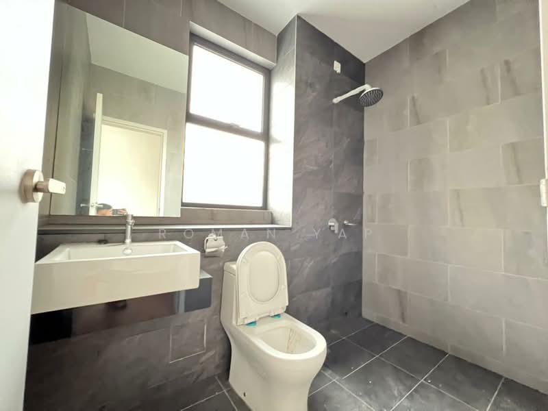 Bandar Country Homes untuk Untuk Dijual - RM 588,000, Apr 2026 - Bathroom - PropertyGuru.com.my