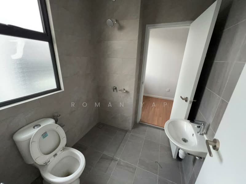 Bandar Country Homes untuk Untuk Dijual - RM 588,000, Apr 2026 - Bathroom - PropertyGuru.com.my