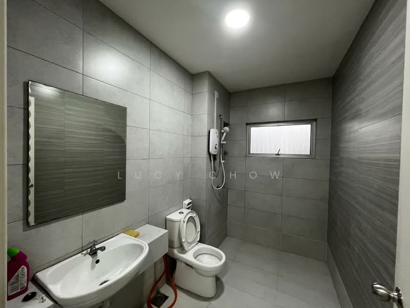 2-storey Terraced House for Rent in Bandar Gamuda Gardens (Rawang) - Lucy Chow - Bathroom - PropertyGuru.com.my
