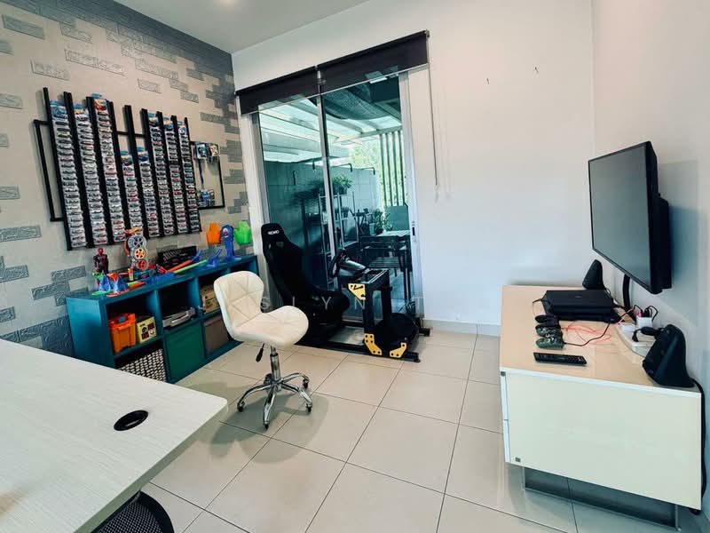 2.5-storey Terraced House for Sale in Taman Putra Prima (Puchong) - Jeslyn Tan - Study - PropertyGuru.com.my