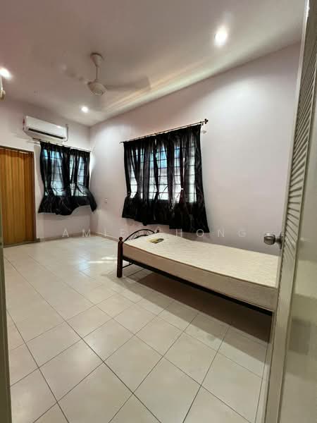 Botani Double Storey Intermediate Corner Partial Furnished For Sale untuk Untuk Dijual - RM 480,000, Mac 2026 - Bedroom - PropertyGuru.com.my