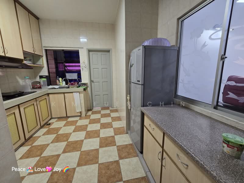 Condominium for Rent at Marina Court Resort Condominium - Kim Fuen Chin - Kitchen - PropertyGuru.com.my