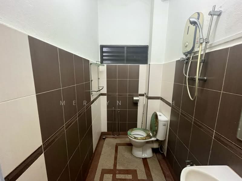 Semi-Detached House for Rent in Ayer Itam (Penang) - Mervyn Seah - Bathroom - PropertyGuru.com.my