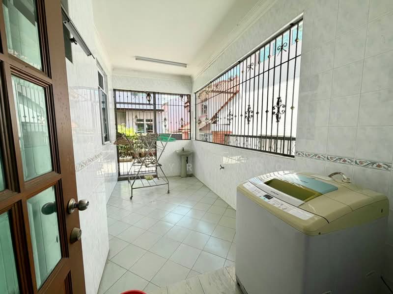 Jalan Sutera Jingga, Taman Sutera untuk Untuk Dijual - RM 1,450,000, Apr 2026 - Balcony - PropertyGuru.com.my