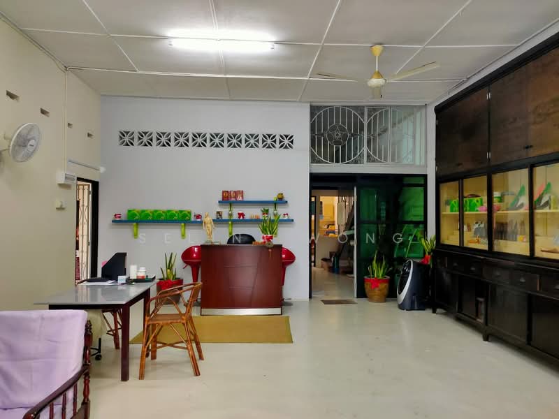 Banglo Komersial untuk Dijual di Bukit Merah (Lahat) - Selina Wong - Interior - PropertyGuru.com.my
