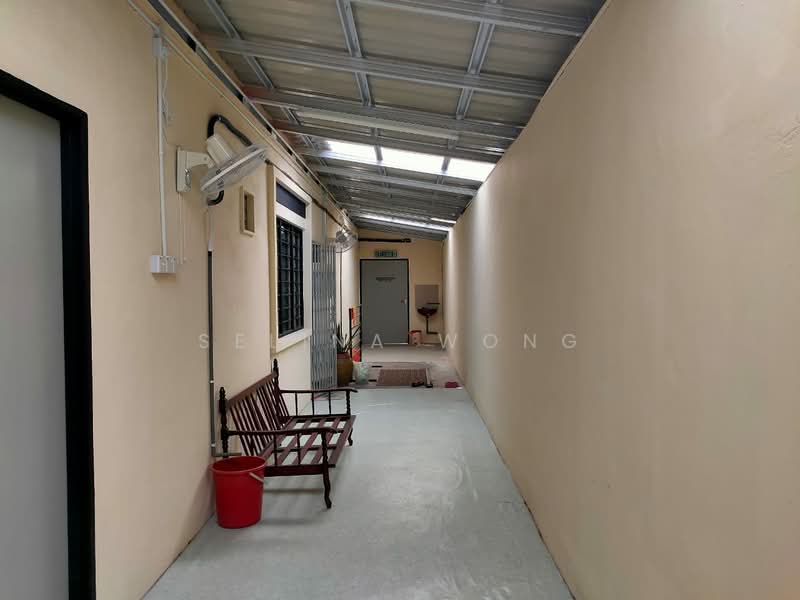 Banglo Komersial untuk Dijual di Bukit Merah (Lahat) - Selina Wong - Corridor - PropertyGuru.com.my