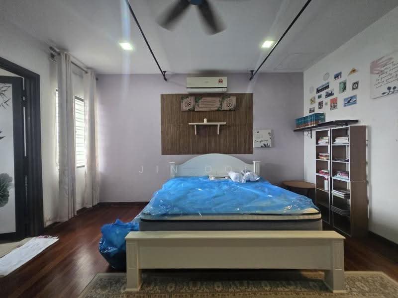 Rumah Teres 2.5-Tingkat untuk Dijual di Shah Alam (Selangor) - Jin Ooi - Bedroom - PropertyGuru.com.my