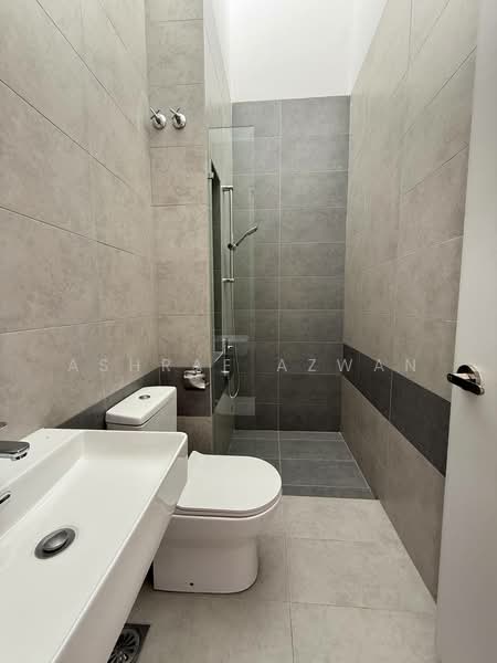 Semi-Detached House for Sale in Sungai Buloh (Selangor) - Ashraf Azwan - Bathroom - PropertyGuru.com.my