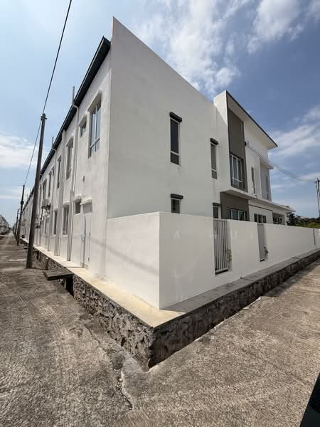 Terraced House for Sale in Bandar Sri Sendayan (Negeri Sembilan) - Ong Jia Hui - Exterior - PropertyGuru.com.my