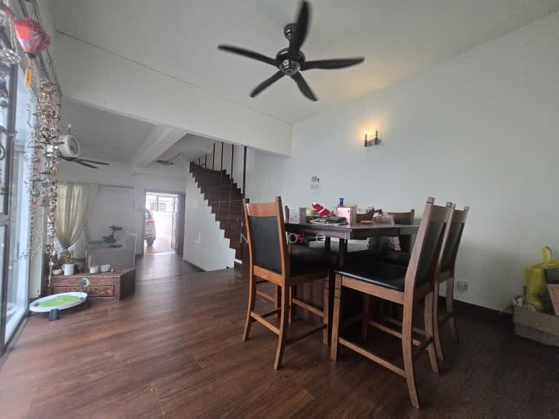 2.5-storey Terraced House for Sale in Subang Jaya (Selangor) - Jin Ooi - Dining Room - PropertyGuru.com.my