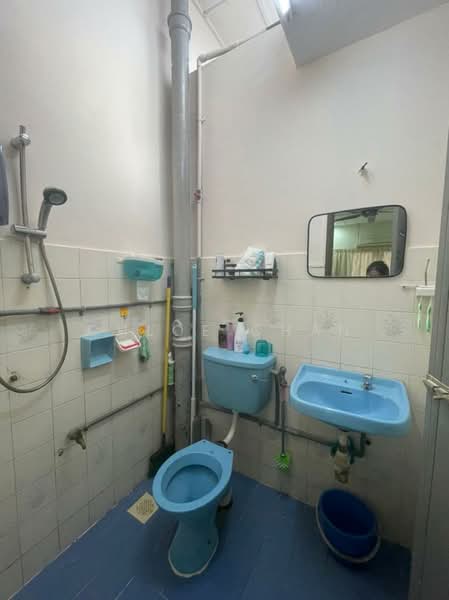1-storey Terraced House for Sale in Batu Caves (Selangor) - Chloe Chan - Bathroom - PropertyGuru.com.my
