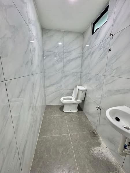 Rumah Teres 2 Tingkat untuk Dijual di Bandar Baru Permas Jaya (Permas Jaya) - DIDIE FARHAN - Bathroom - PropertyGuru.com.my