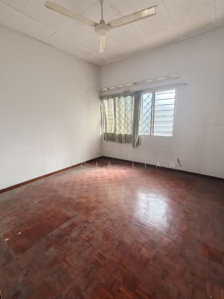 2-storey Terraced House for Sale in Taman Pelangi (Johor Bahru) - Alicia Lian - Interior - PropertyGuru.com.my