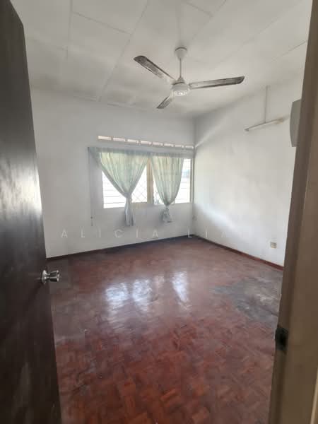 2-storey Terraced House for Sale in Taman Pelangi (Johor Bahru) - Alicia Lian - Interior - PropertyGuru.com.my