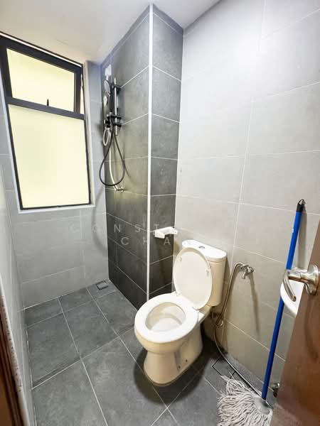 Service Residence for Sale at KSL Avery Park - Constance Chan - Bathroom - PropertyGuru.com.my