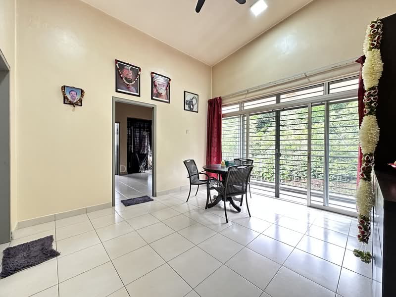 Rumah Teres 2 Tingkat untuk Dijual di Kota Emerald (Rawang) - David Lim - Living Room - PropertyGuru.com.my