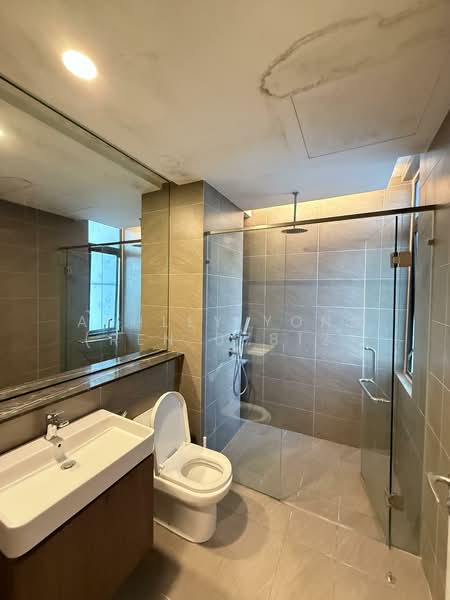 Condominium for Sale at Grand Medini - Ashley Yong (REN 07812) - Bathroom - PropertyGuru.com.my