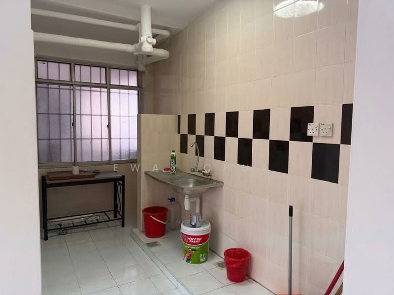 Bandar Baru Permas Jaya untuk Untuk Dijual - RM 238,000, Mac 2026 - Kitchen - PropertyGuru.com.my