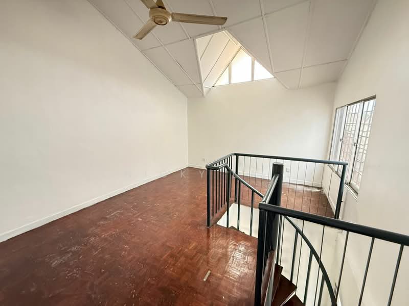 Desa 13 ,Bandar Country Homes untuk Untuk Dijual - RM 440,000, Apr 2026 - Interior - PropertyGuru.com.my