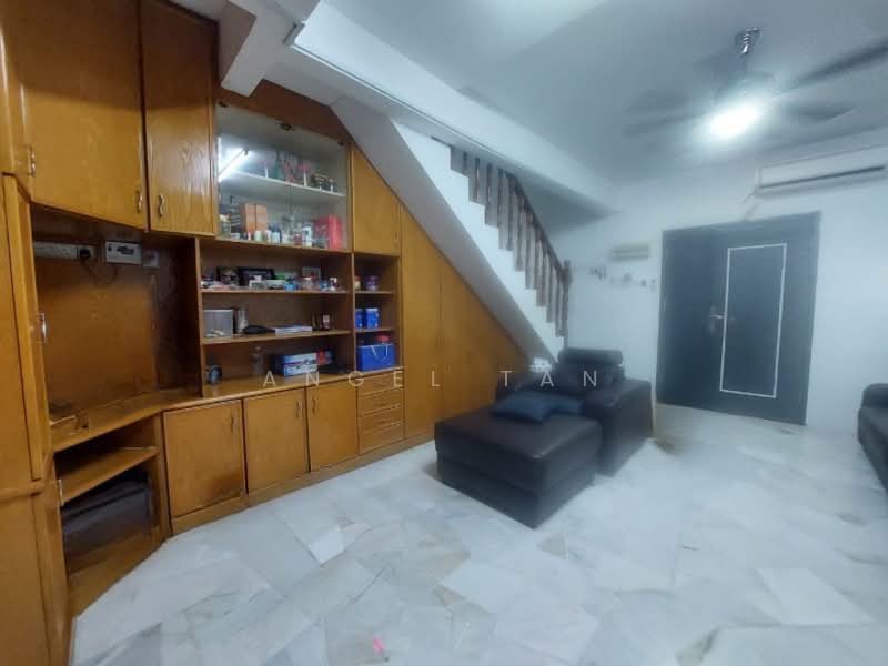 2-storey Terraced House for Sale in BANDAR PUCHONG JAYA (Puchong) - Angel Tan - Living Room - PropertyGuru.com.my