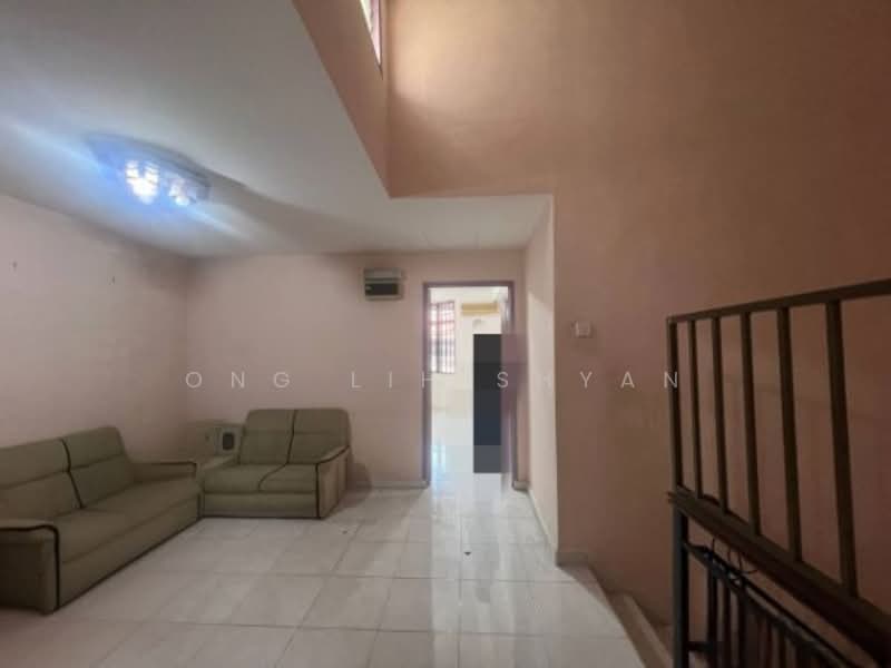 Rumah Teres 2 Tingkat untuk Dijual di Taman Megah (Pontian) - Ong Lih Shyan - Living Room - PropertyGuru.com.my
