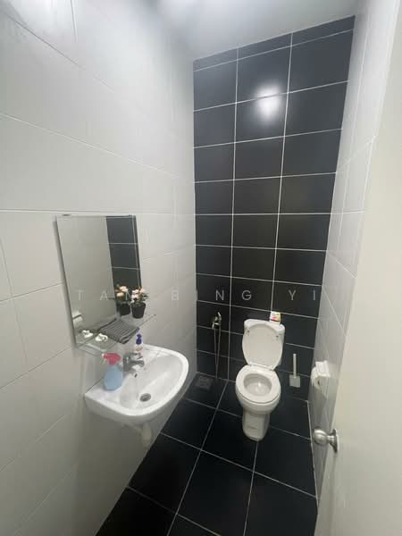 2-storey Terraced House for Sale in Taman Mount Austin (Tebrau) - Tan Bing Yi - Bathroom - PropertyGuru.com.my