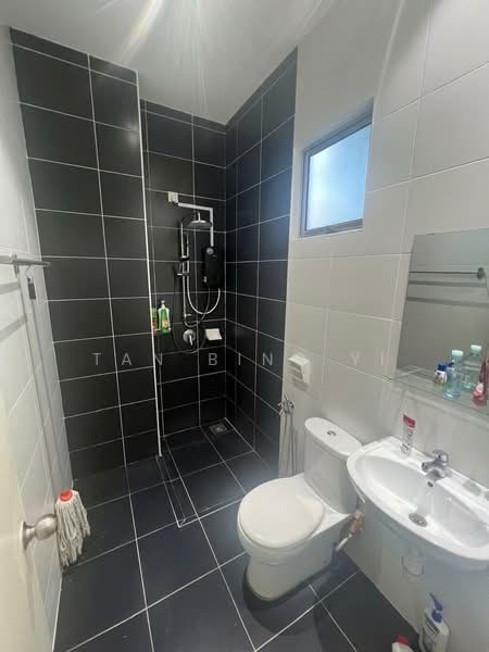 2-storey Terraced House for Sale in Taman Mount Austin (Tebrau) - Tan Bing Yi - Bathroom - PropertyGuru.com.my