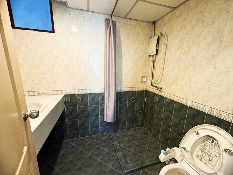 Condominium for Rent at Marina Bay Condominium - Andrew Chow - Bathroom - PropertyGuru.com.my