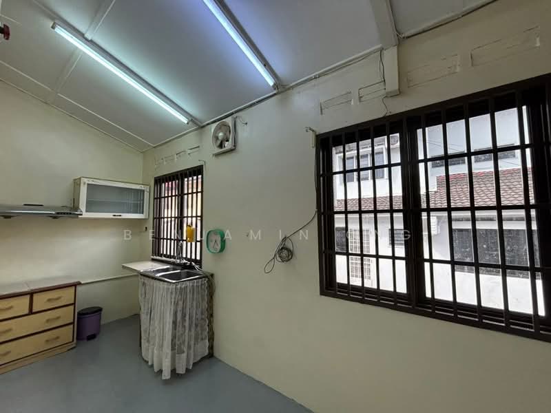 2-storey Terraced House for Rent in Taman Johor Jaya (Johor Bahru) - Benjamin Ong - Kitchen - PropertyGuru.com.my