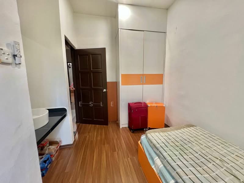 2-storey Terraced House for Sale in Bandar Baru Permas Jaya (Permas Jaya) - Lesley Tan - Bedroom - PropertyGuru.com.my