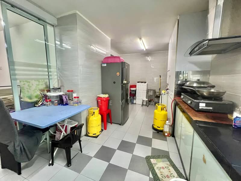 2-storey Terraced House for Sale in Bandar Baru Permas Jaya (Permas Jaya) - Lesley Tan - Kitchen - PropertyGuru.com.my