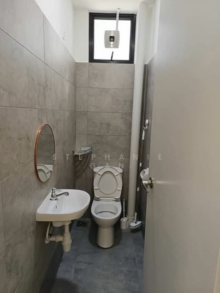 Shop / Office for Rent in Taman Pelangi (Johor Bahru) - Stephanie Gan - Bathroom - PropertyGuru.com.my