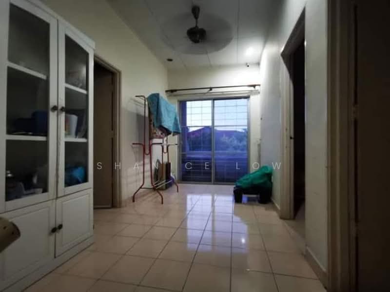 2-storey Terraced House for Sale in Taman Putra Prima (Puchong) - Shanice Low - Corridor - PropertyGuru.com.my