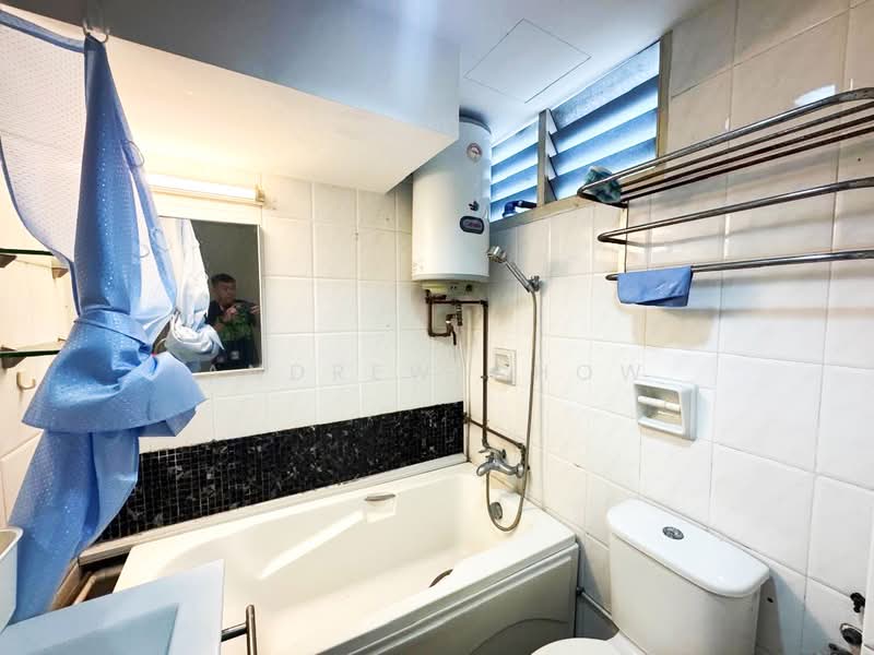 Condominium for Rent at Marina Bay Condominium - Andrew Chow - Bathroom - PropertyGuru.com.my
