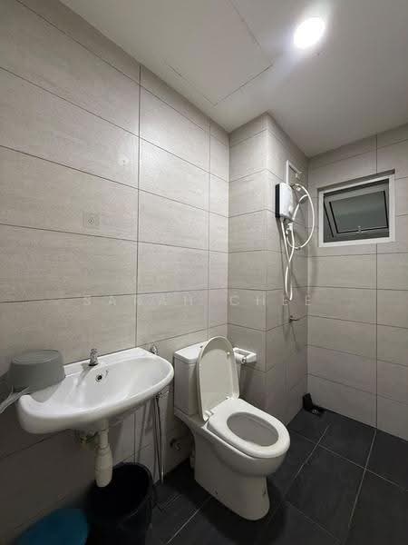 Kediaman Servis untuk Disewa di Residensi Rimbun @ Canopy Hills - Sarah Chee - Bathroom - PropertyGuru.com.my