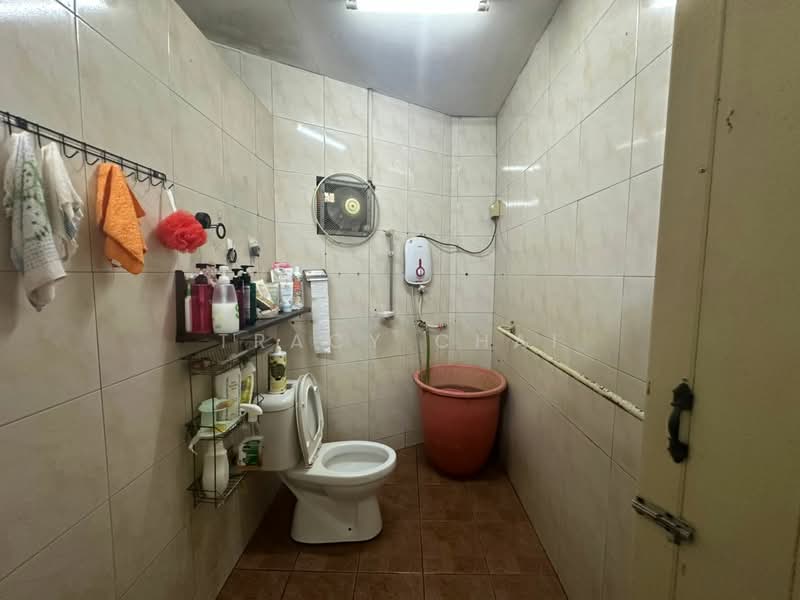 Bungalow Land for Sale in Kampung Ampang Campuran (Ampang) - Tracy Chai - Bathroom - PropertyGuru.com.my