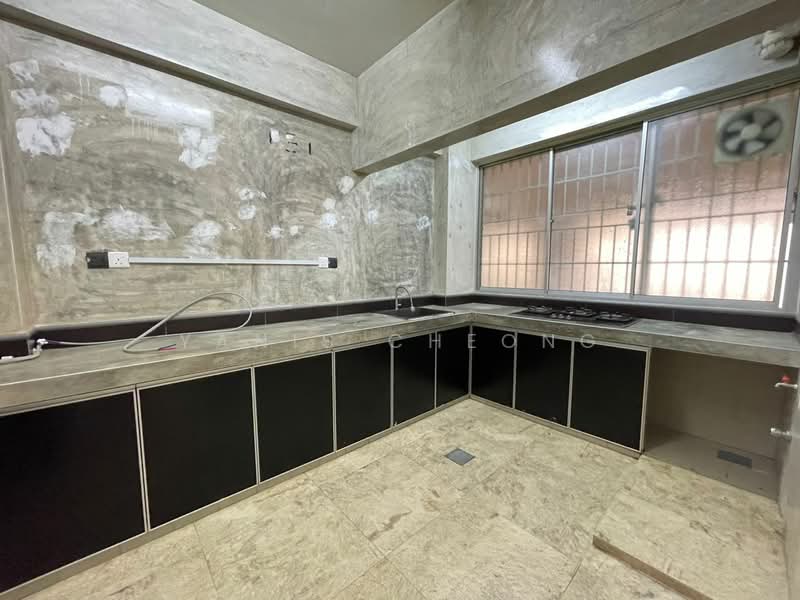 Apartment for Sale at Seri Puri - Yanis Cheong - Kitchen - PropertyGuru.com.my