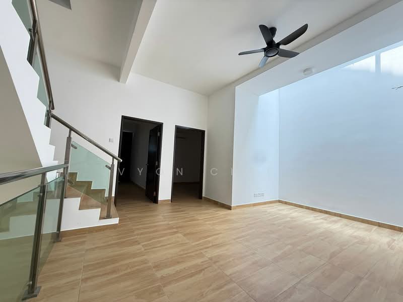 2.5-storey Terraced House for Sale in Puchong (Selangor) - Vyon Chee - Living Room - PropertyGuru.com.my