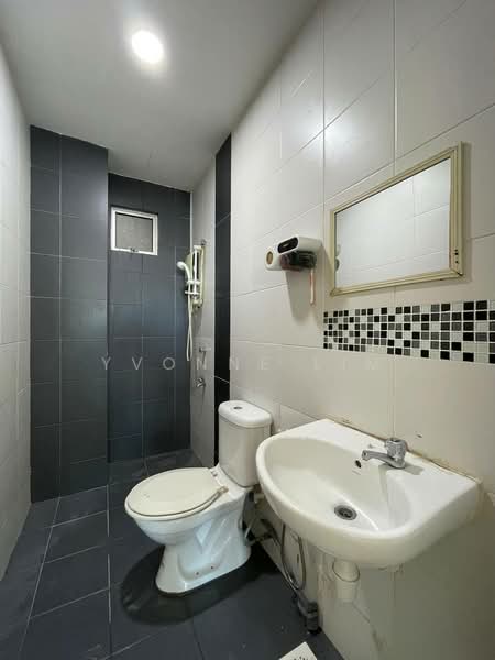 Service Residence for Sale at Zennith Suites (Pangsapuri Kebun Teh) - Yvonne Lim - Bathroom - PropertyGuru.com.my