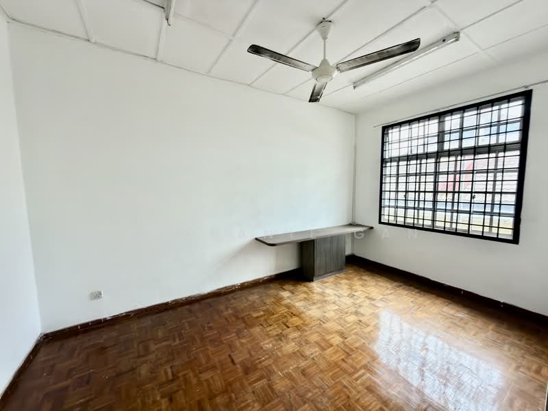 Semi-Detached House for Sale in Taman Munshi Ibrahim (Tampoi) - Stephanie Gan - Interior - PropertyGuru.com.my