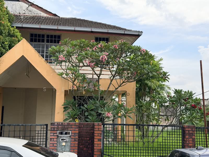 Semi-Detached House for Sale in Taman Munshi Ibrahim (Tampoi) - Stephanie Gan - Exterior - PropertyGuru.com.my