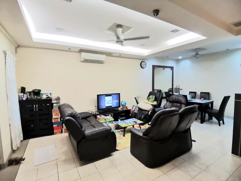 Taman Putra Prima untuk Untuk Dijual - RM 639,000, Mac 2026 - Living Room - PropertyGuru.com.my