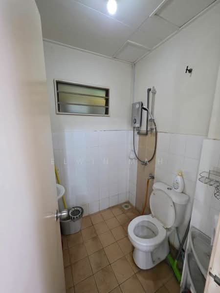 2-storey Terraced House for Sale in Saujana Rawang (Rawang) - Elwin Mah - Bathroom - PropertyGuru.com.my